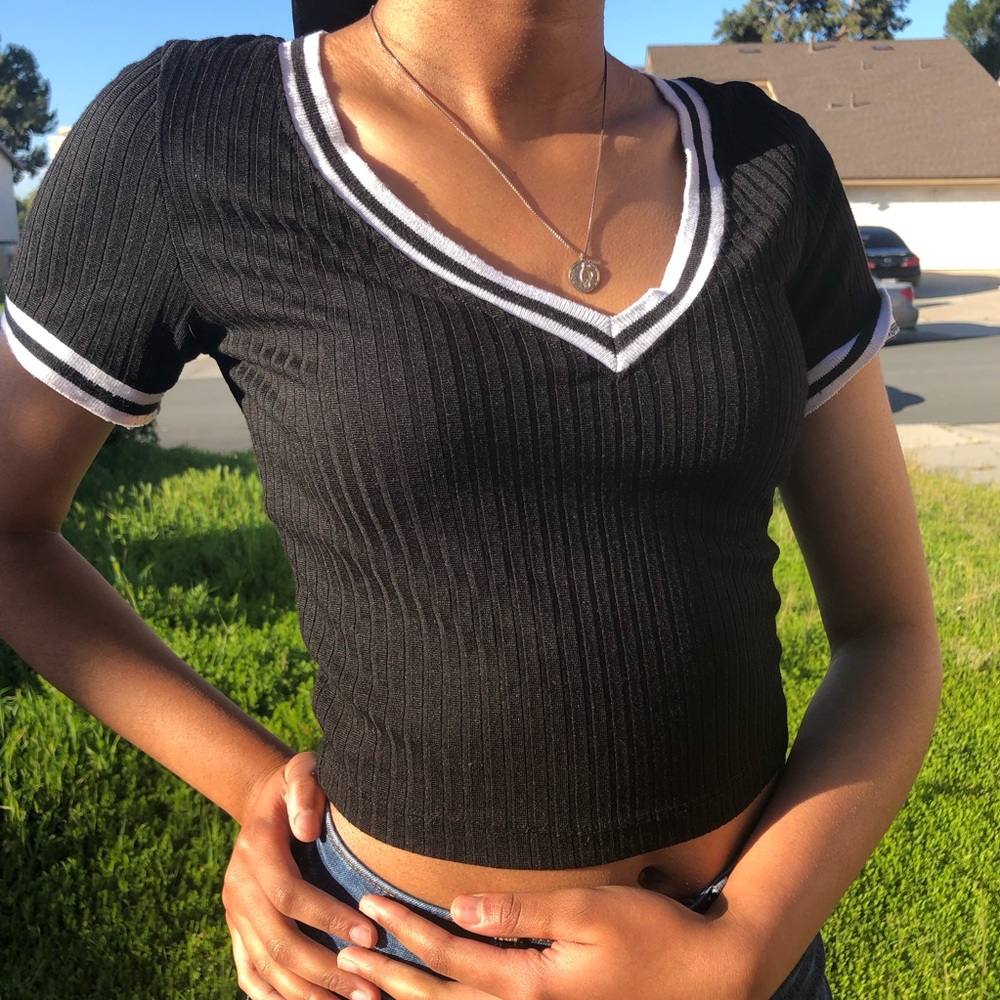 Women’s Black crop top!